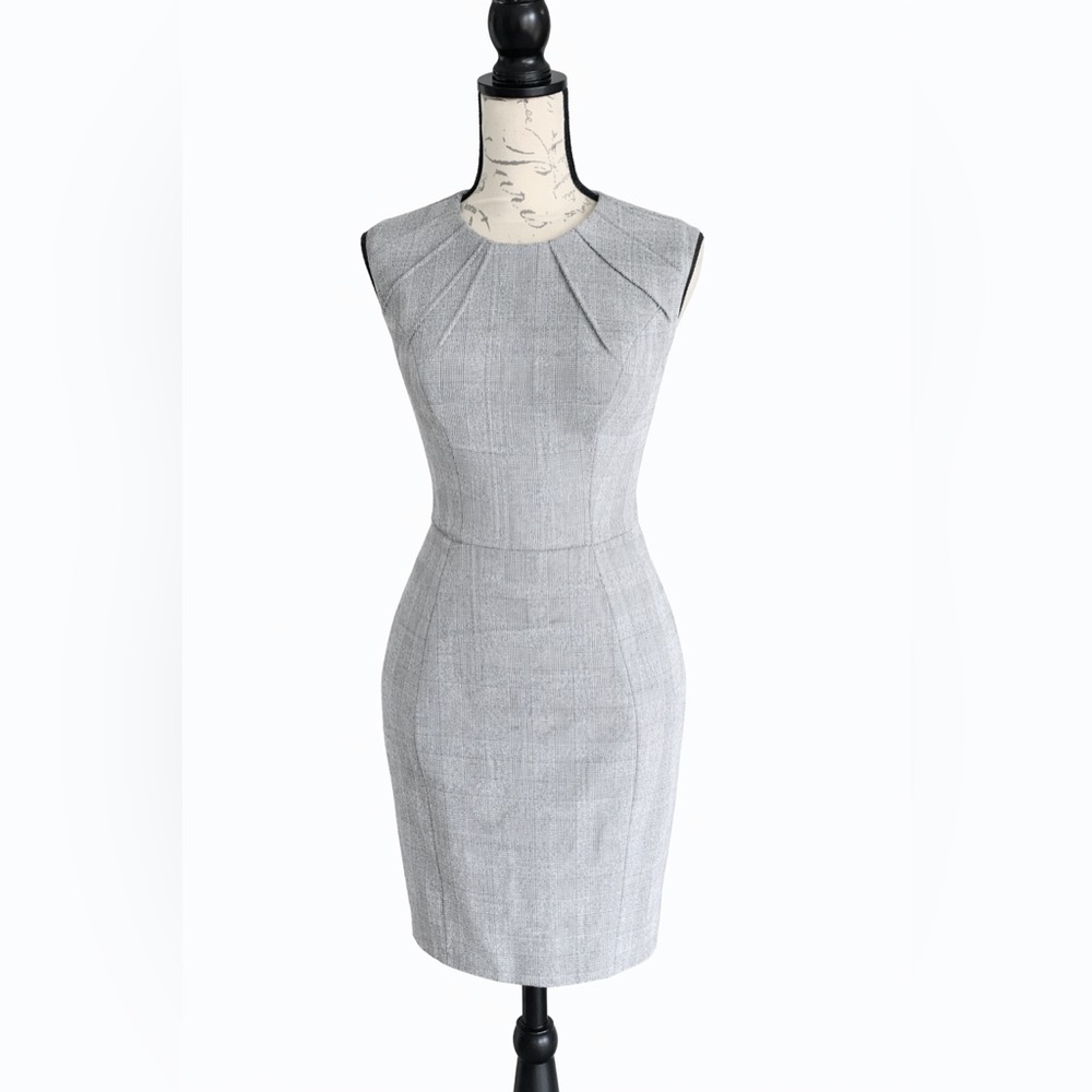 Women’s H&M Stylish Black and White Patterned MIDI Dress Size S EUC